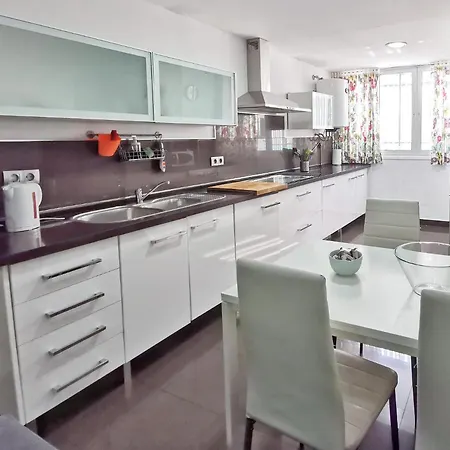 Neptuno Apartment: Sun, And Relax In Huelin